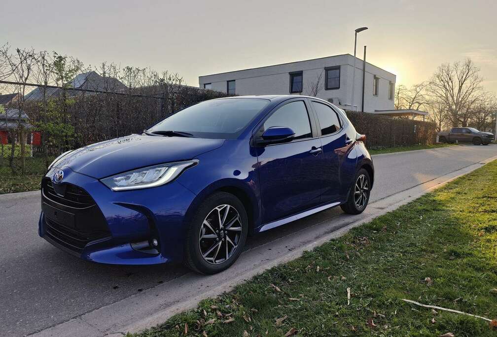 Toyota Hybrid 1.5i VVT-i Comfort and pack Style