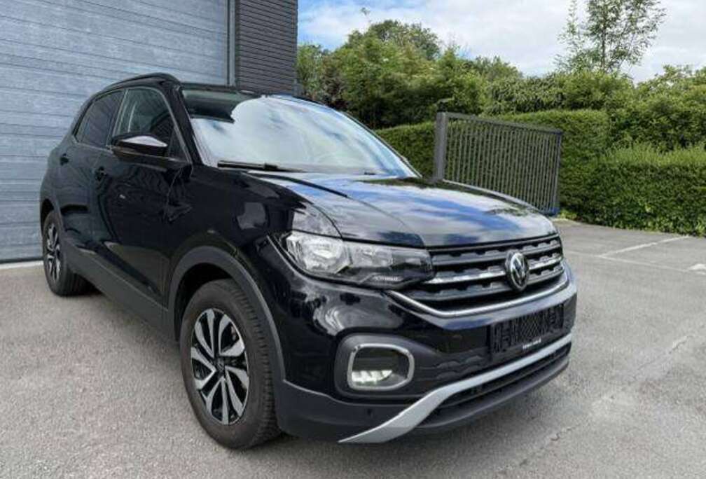 Volkswagen 1.0 TSI Active DSG Camera Adap Cruise App Connect