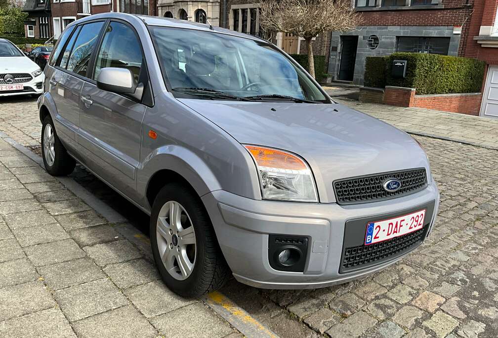 Ford Fusion 1.4i Xtrend