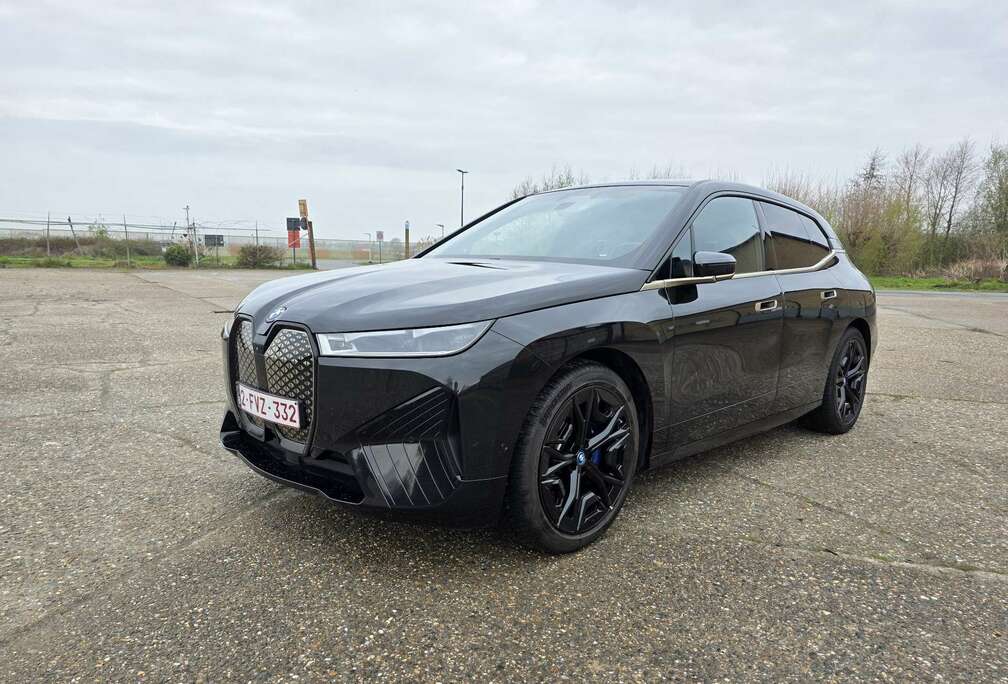 BMW 76.6 kWh xDrive40