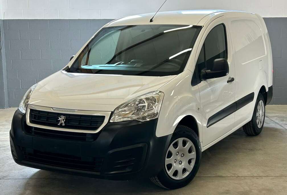 Peugeot 1.6 Blue HDi euro 6b 100cv L2 GPS Grip Contrôle Cruise contrôle Clim En parfait état