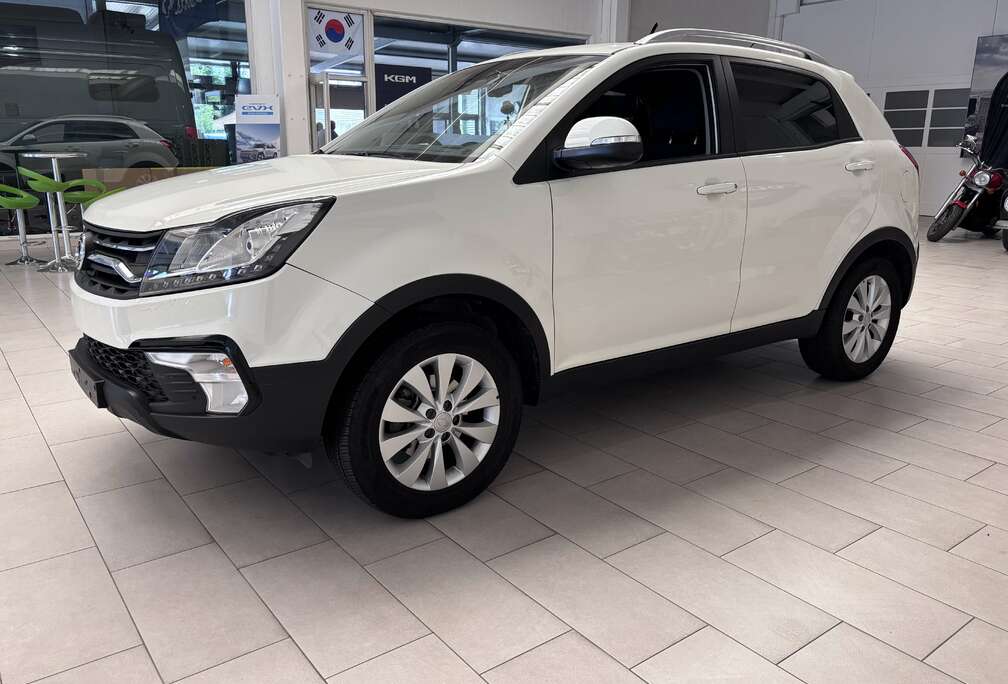 SsangYong Korando 2.0i e-XG2WD Quartz - Automaat - Navi
