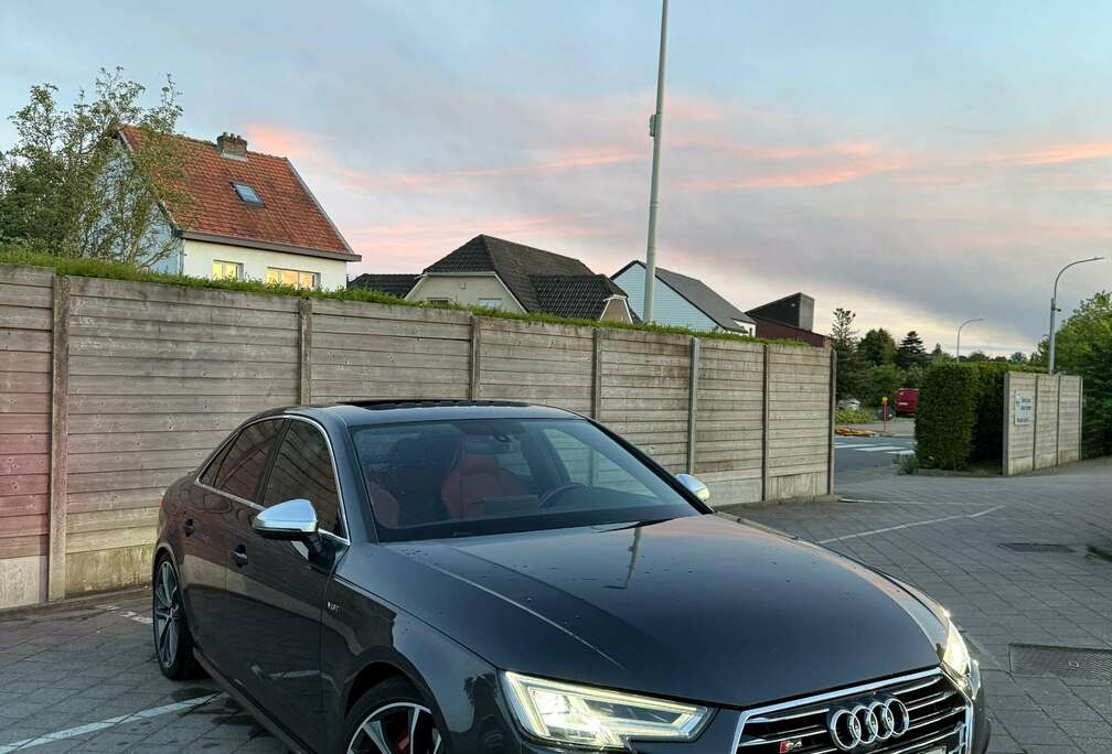 Audi 3.0 TFSI quattro tiptronic