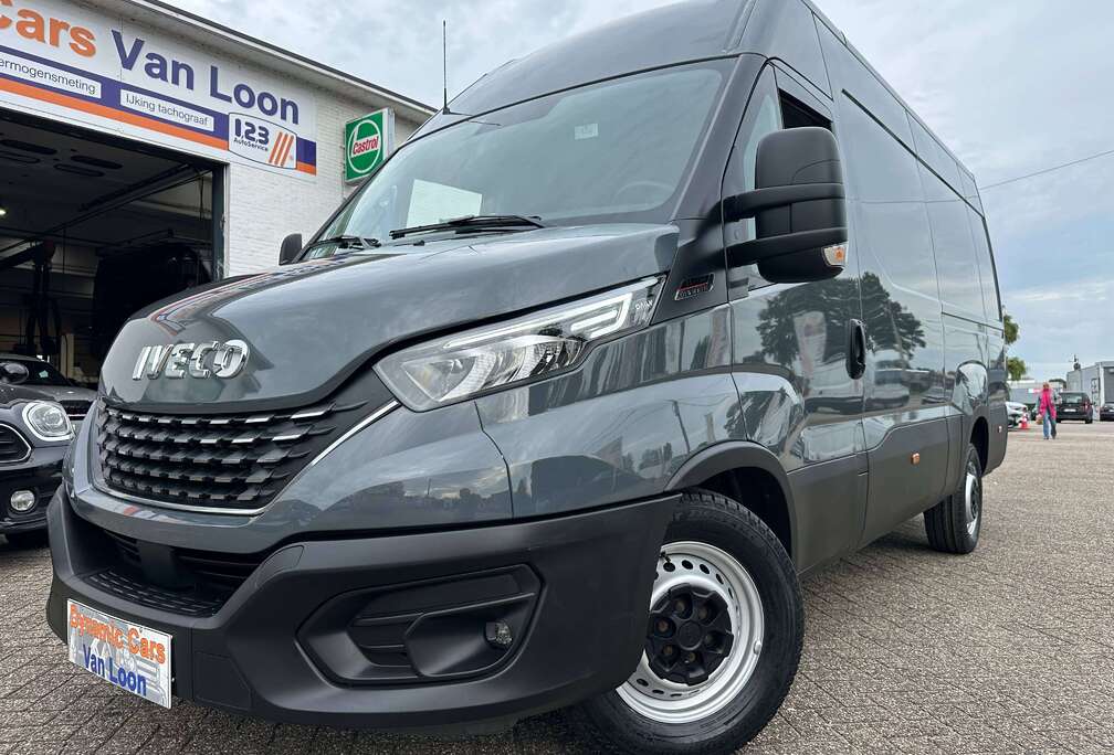Iveco 35S18V 3.0 180Pk Turbo Hi-Matic L3/H2 Cruise Navi CarPlay Pdc  Camera Trekhaak  1ste Eigenaar  12M Garantie  Btw Voordeel
