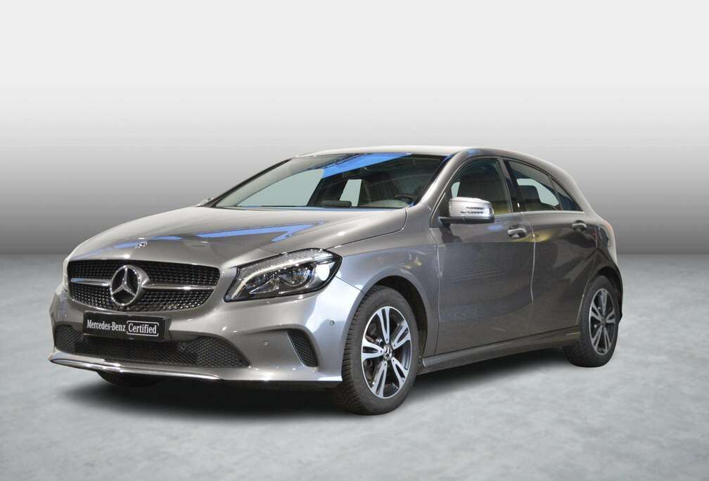 Mercedes-Benz D Hatchback Luxury Line  Navigatie  Achteruitrij