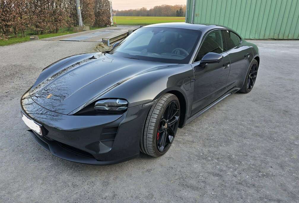 Porsche Taycan 93.4 kWh Taycan GTS