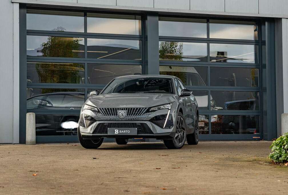 Peugeot GT  Hybrid 136 PK  360 Camera  Massage   E...