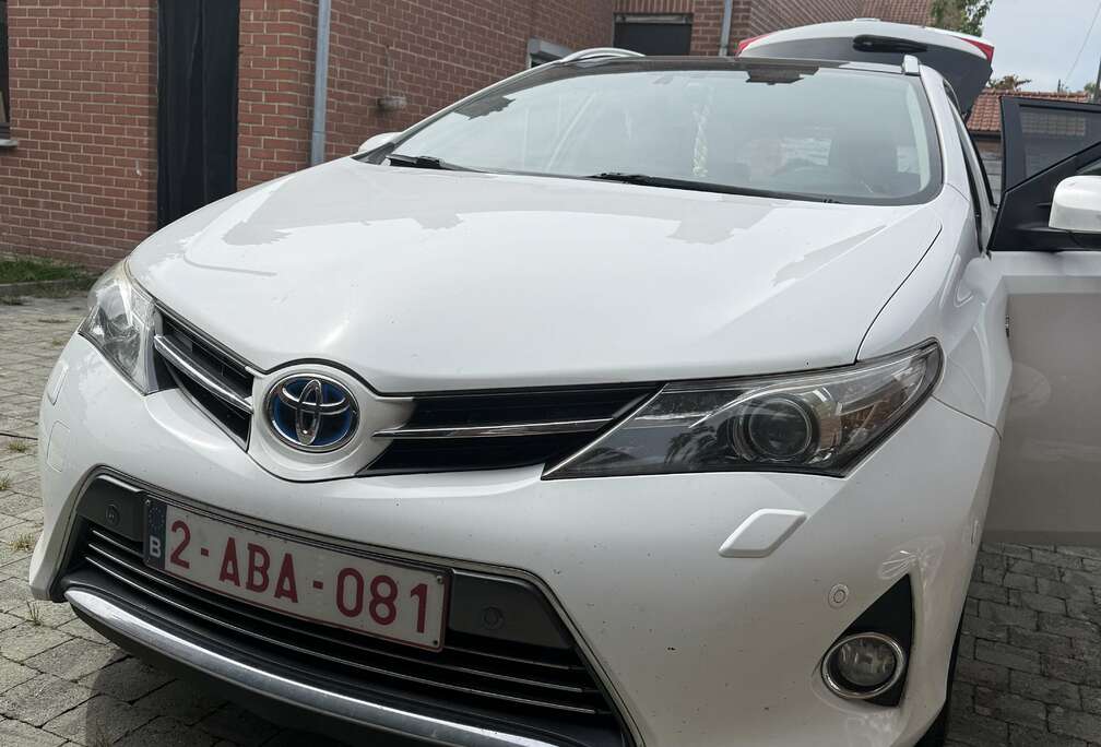 Toyota SW HEV 1.8i HSD Premium CVT