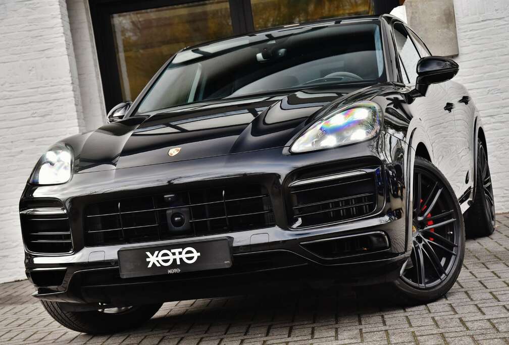 Porsche GTS 4.0 BI-TURBO V8 COUPE SPORT DESIGN PACK