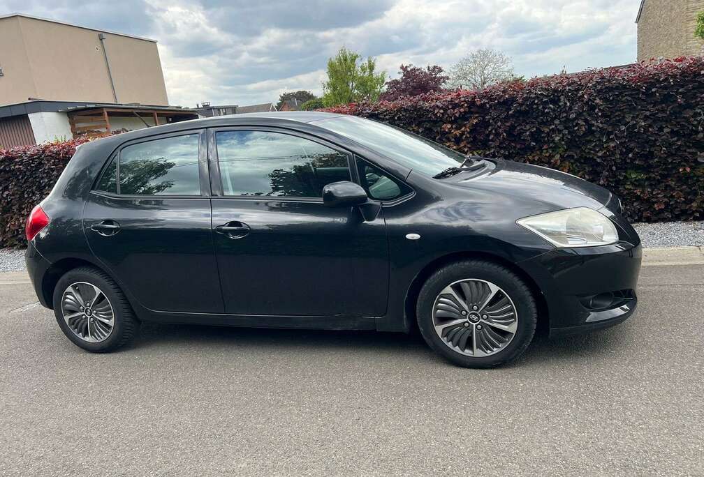 Toyota Auris 1.4 D-4D Linea Luna