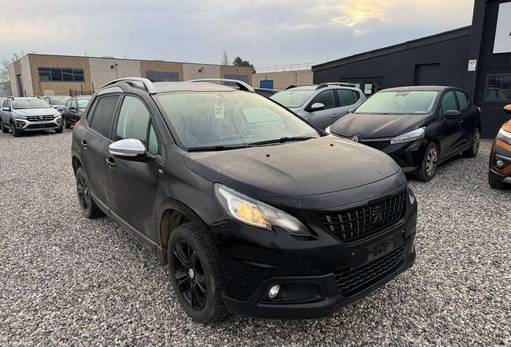 Peugeot 2008 1.2i PureTech Style // EXPORT - MARCHAND