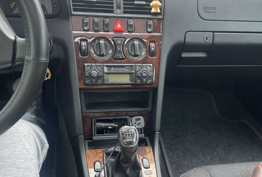 Mercedes-Benz Espèce