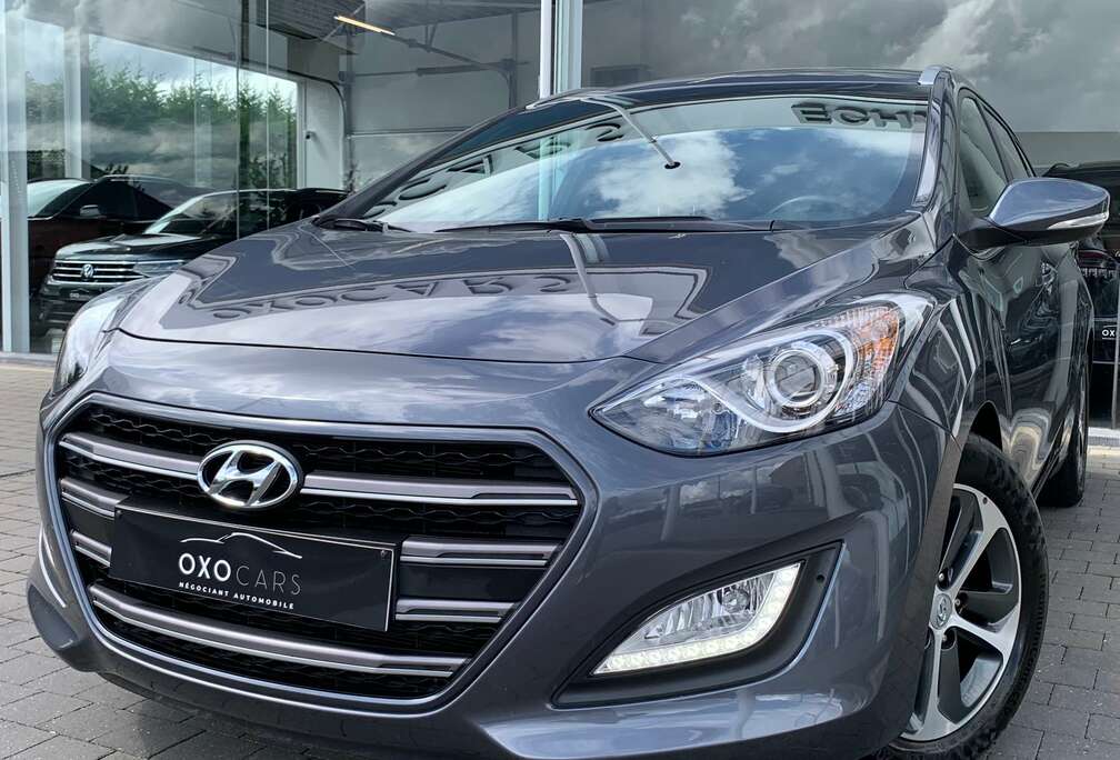 Hyundai i30 SW 1.6 135CV / GO! / BOITE AUTO / CLIM AUTO / CRUISE / SIÈGES & VOLANT CHAUFFANT / BLUETOOTH / RADAR DE RECUL / LED /