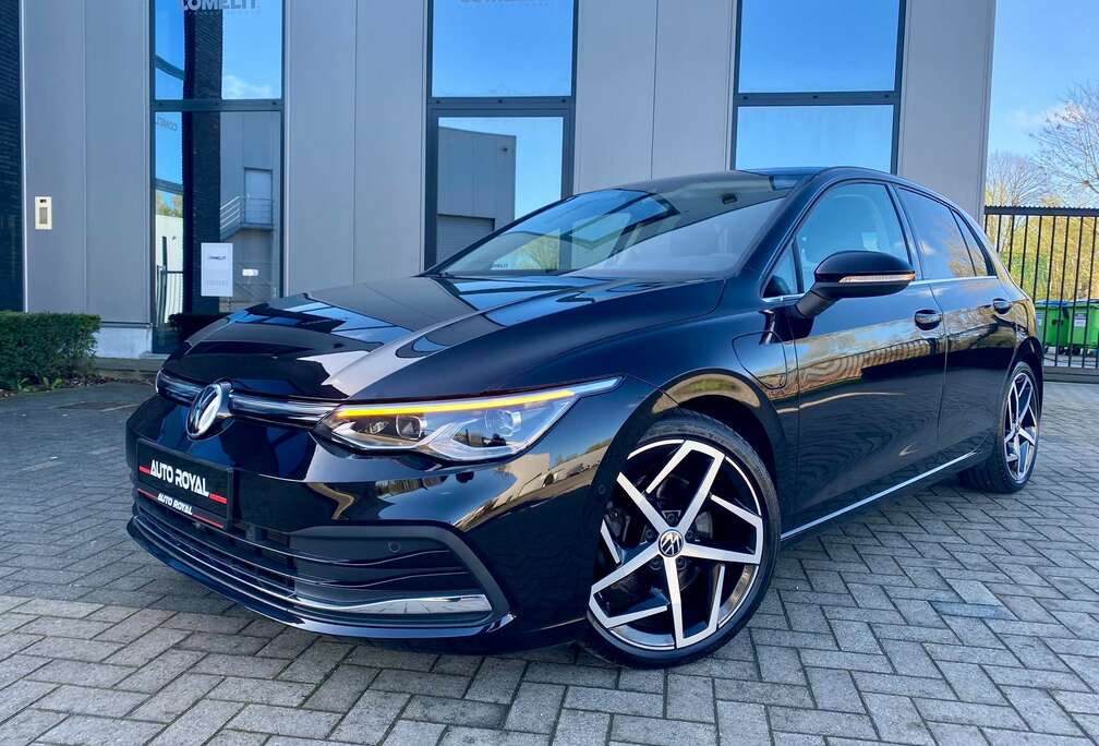 Volkswagen Golf Style 1.4 TS e -Hybrid DSG / Keyless/Carplay/Camera/Vrt.c