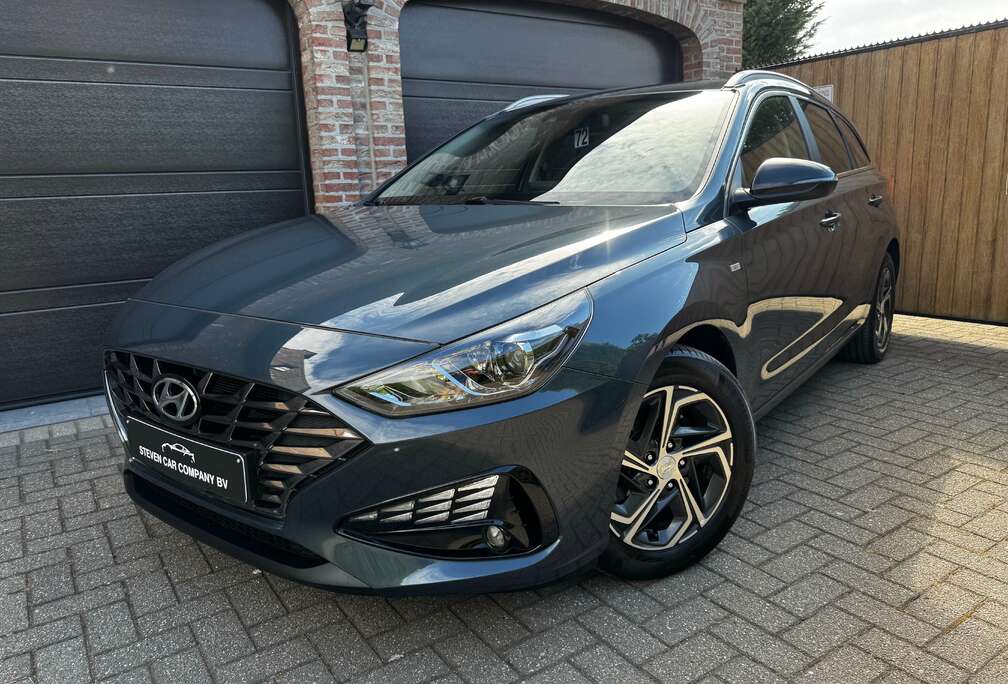 Hyundai | WAGON | NAVI | CAMERA | CARPLAY | LANE ASSIST | FRONT ASSIST | KEY LESS |