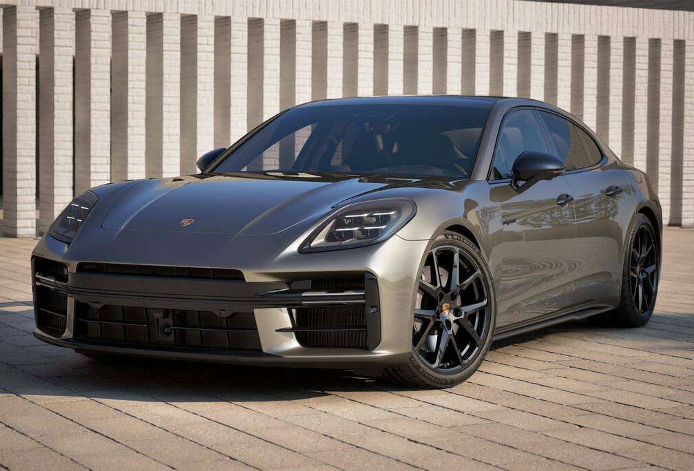 Porsche 4 E-HYBR SPORTDESIGN/SPORTUITL/ACHTERASST/HDMATRIX/AIR/21\