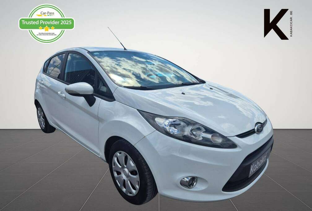 Ford 1.4 TDCi Ambiente / Voiture jeune Permis / Bluethoot / Climatisation / Garantie 12 Mois