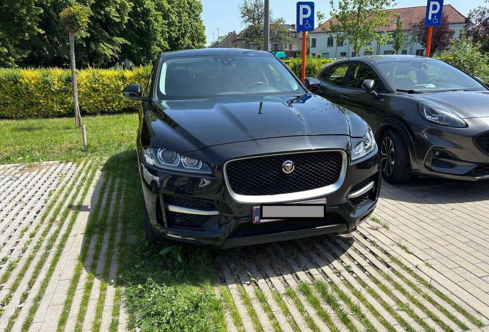 Jaguar F-Pace 2.0 D AWD Portfolio (EU6.2)