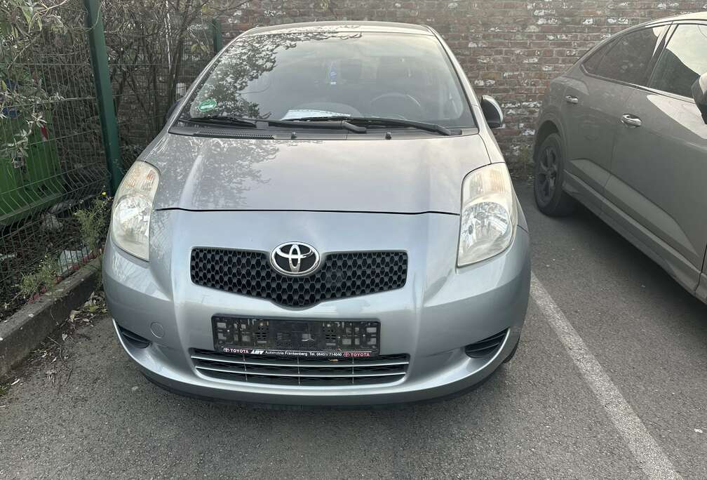 Toyota 1.3i VVT-i 16v Luna