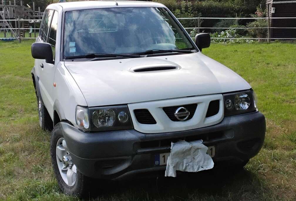 Nissan Terrano 2.7 TDi Sport