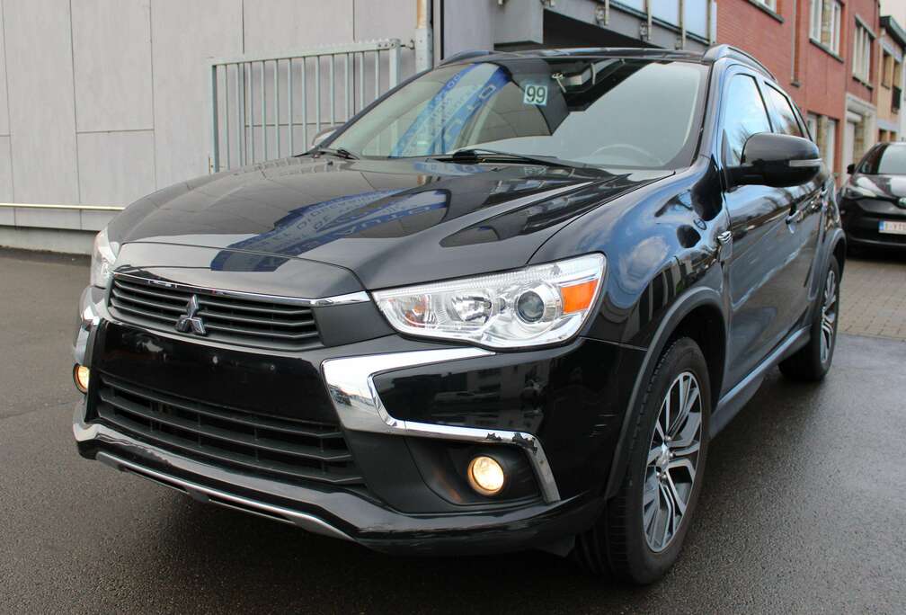 Mitsubishi 1.6i 2WD + NAVIGATION +++