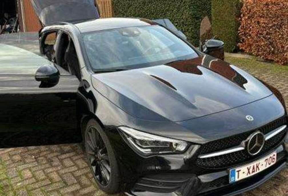 Mercedes-Benz CLA AMG LINE