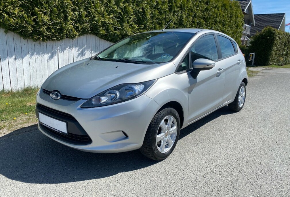 FORD FIESTA 1.4 TDCi Titanium