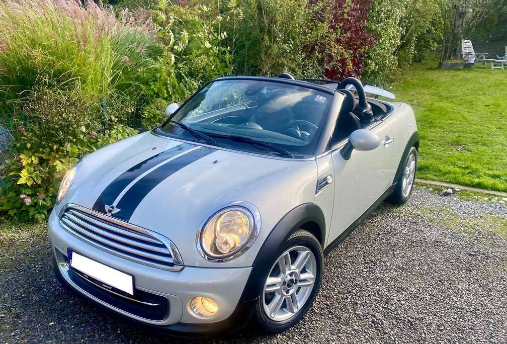 MINI Cabrio magnifique. Historique d\'entretiens MINI. Control technique et Carpass disponible.