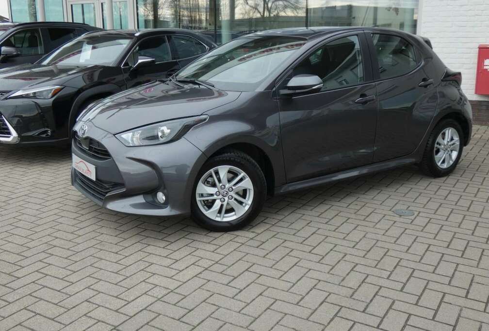 Toyota Hybrid Dynamic +Apple carplay +Android auto *2024*