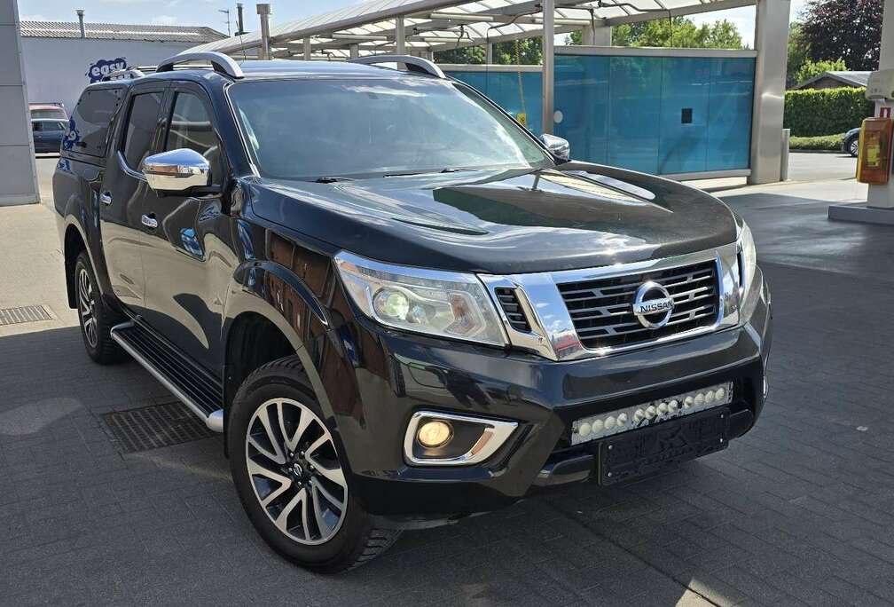 Nissan nissan np 300 navara Automatik only Afrika