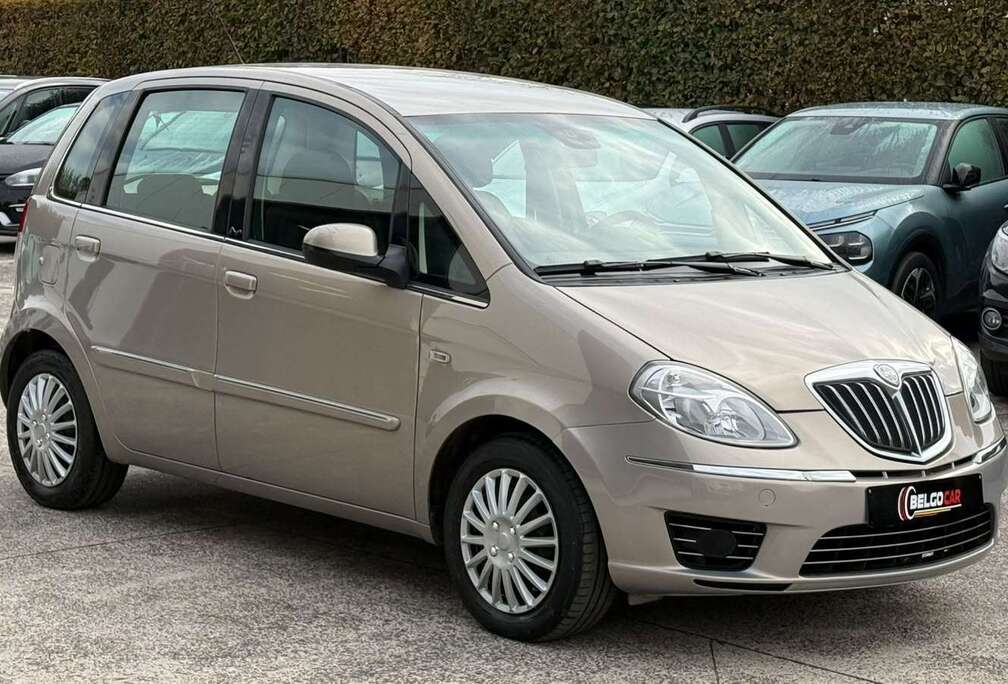 Lancia 1.4 ESSENCE - AIRCO - AUTOMATIQUE - CONTRÔLE TECHNIQUE OK