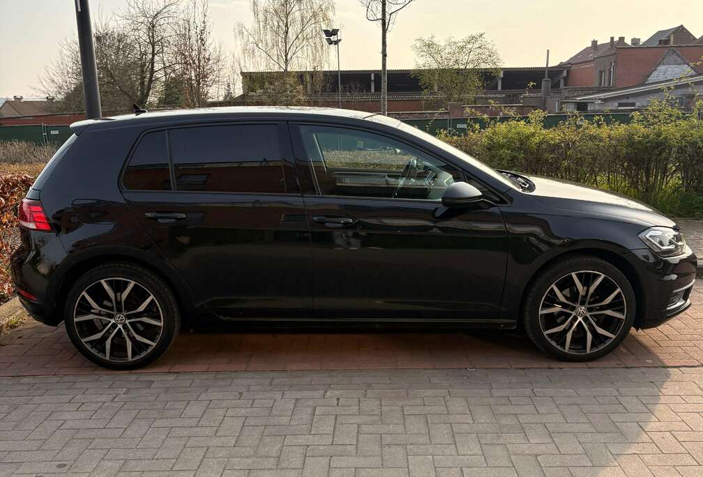 Volkswagen Golf 1.0 TSI BMT Sound