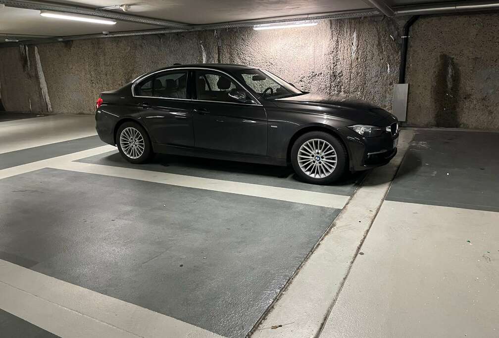 BMW 320i