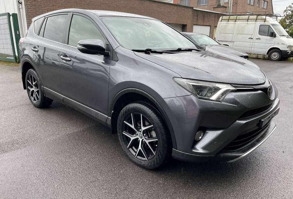 Toyota RAV4 2.0 D-4D CONFORT NAVI CLIMA CAMERA JANTES ALU 1 ER PROPRIETAIRE CARNET EURO 6