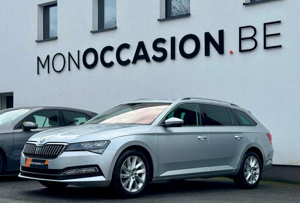 Skoda 1.6 TDi Style DSG Carplay Caméra Led S.Electr