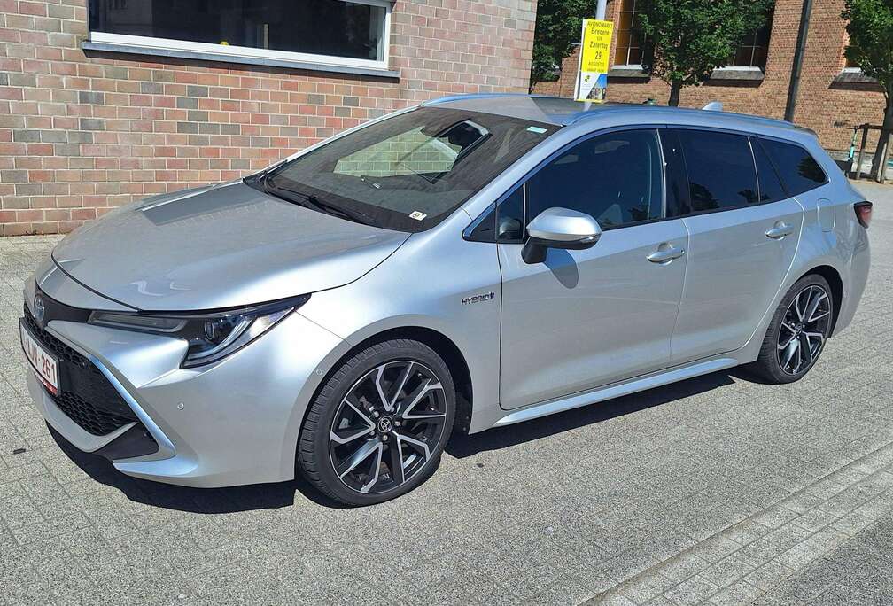 Toyota Corolla SW Hybrid 2.0 Premium e-CVT