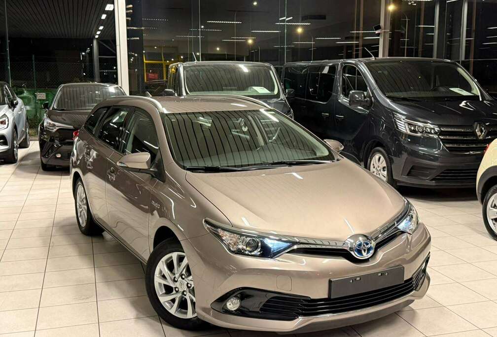 Toyota Toyota Auris 1.8 Essence/Hybride Automatique 73kW Euro 6b