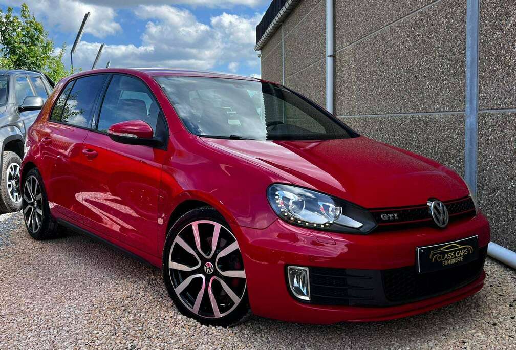 Volkswagen 2.0 TSI ADIDAS NAVI BI-XENON PDC CARNET COMPLET