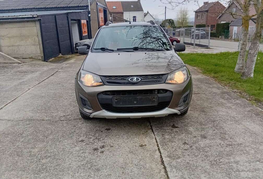 Lada 1.4i Luxe