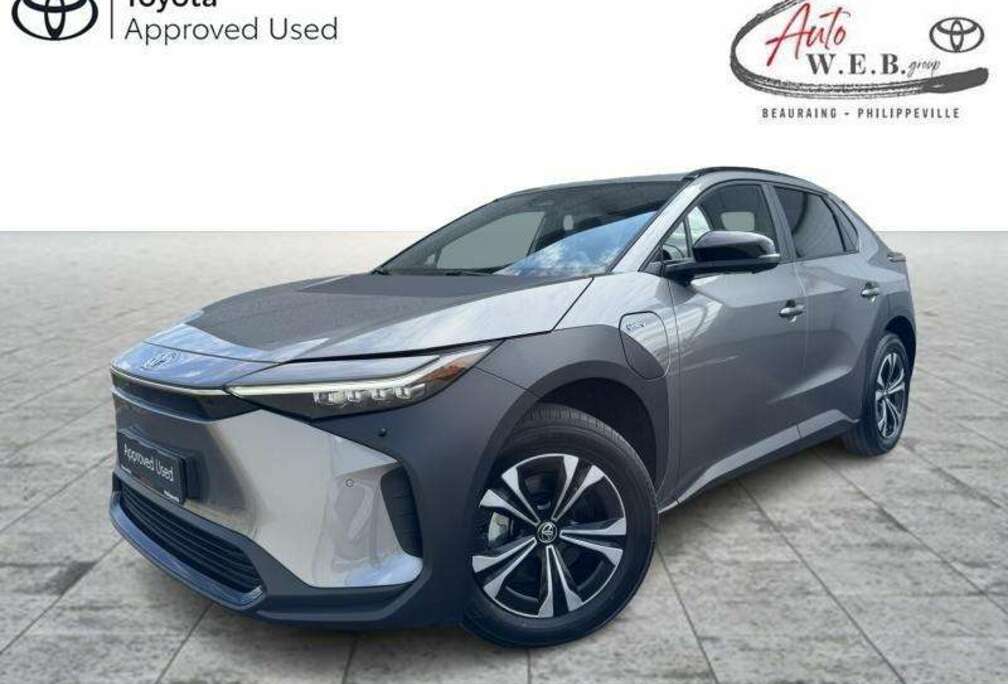 Toyota LWB EV 2WD AT Business Plus
