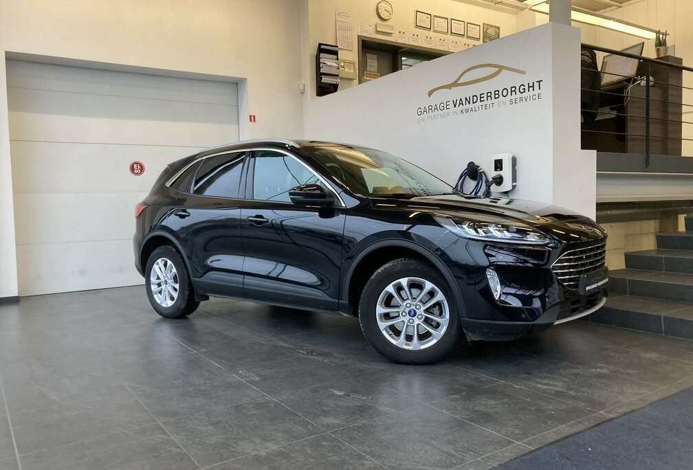 Ford TITANIUM  BENZINE SLECHTS 38000KM