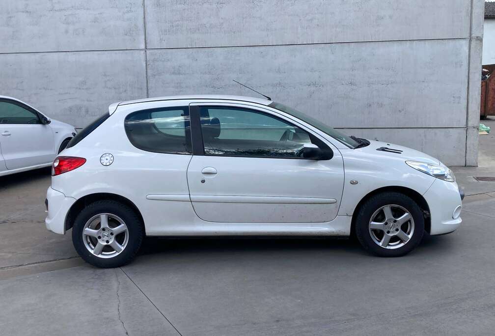 Peugeot 1.4 benzine 2012 met 88000km*airco*EURO 5*LEZ OK*garantie*