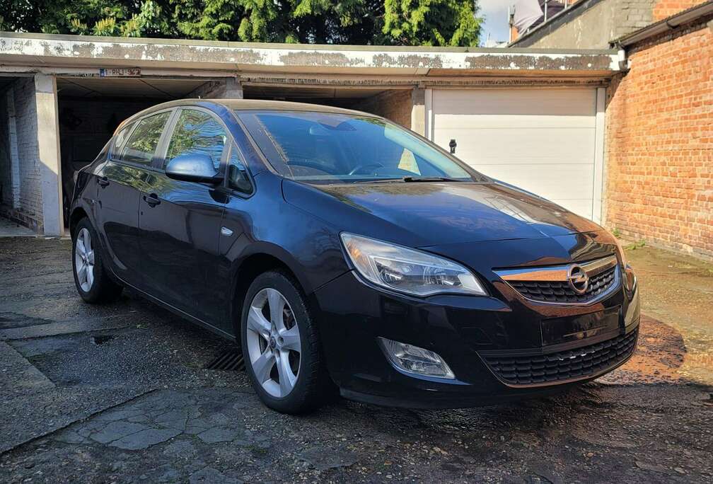 Opel 1.6i Sport