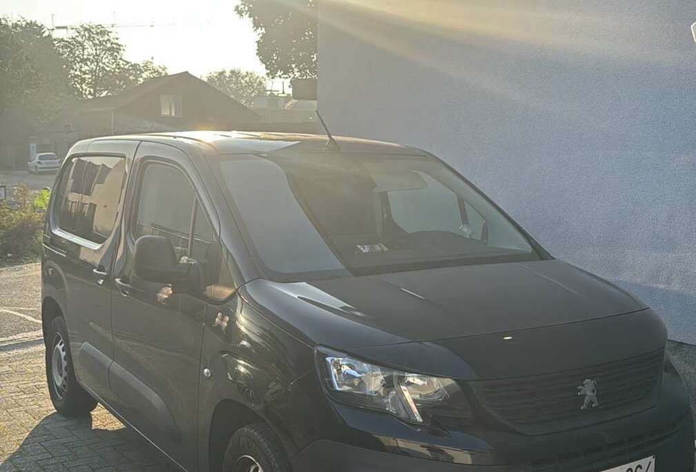 Peugeot 1.6 BlueHDi L2H1 Premium Pack 121 S/S