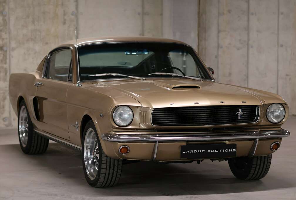 Oldtimer Ford Mustang Fast-Back