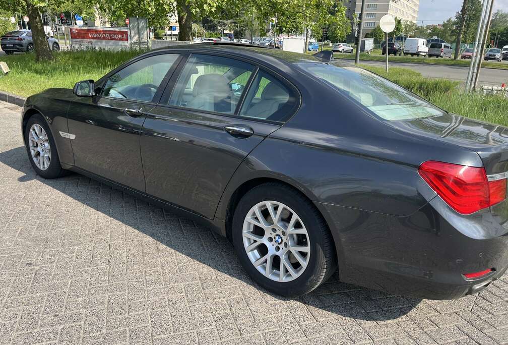 BMW 740iA