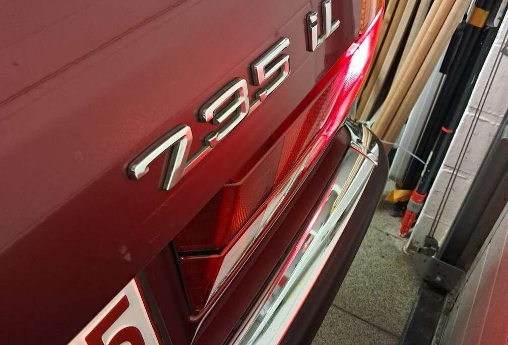 BMW 735il