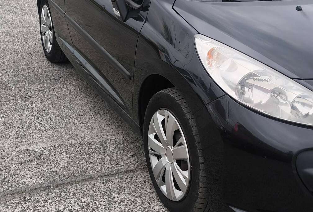 Peugeot 1600 essence 164000 km boîte automatique