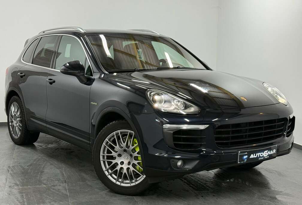 Porsche 3.0i V6 PHEV e-Hybrid (306 kW)