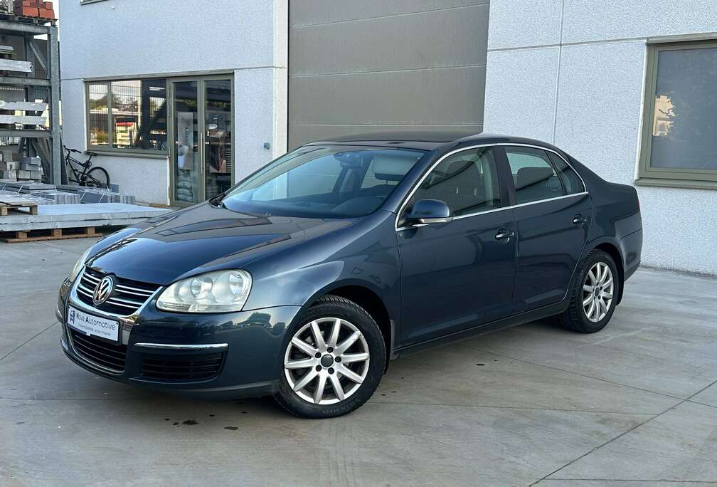 Volkswagen Jetta 1.6i FSI Comfortline